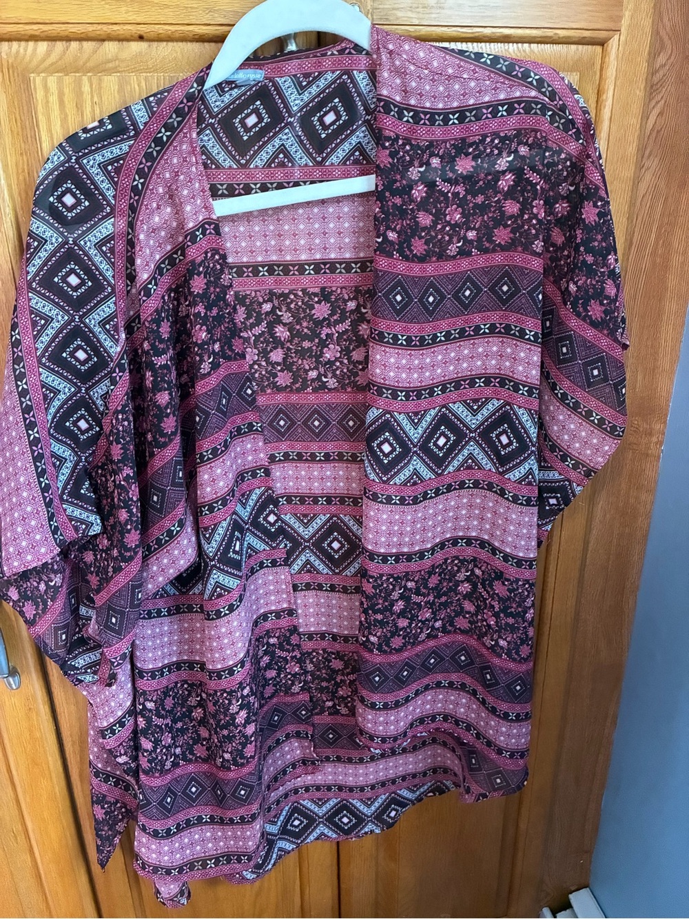 Charlotte Russe Boho Geometric Floral Kimono Cardigan Cover-Up – Size XS